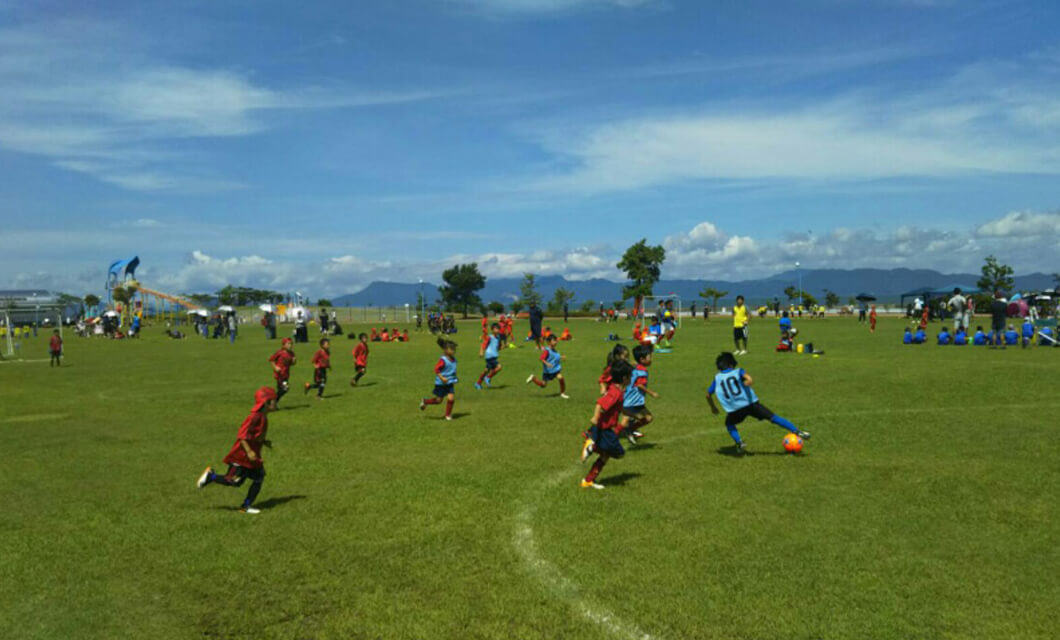 少年サッカー大会「第一回トヨオカ地建杯争奪 U-7 日奈久Cup」開催