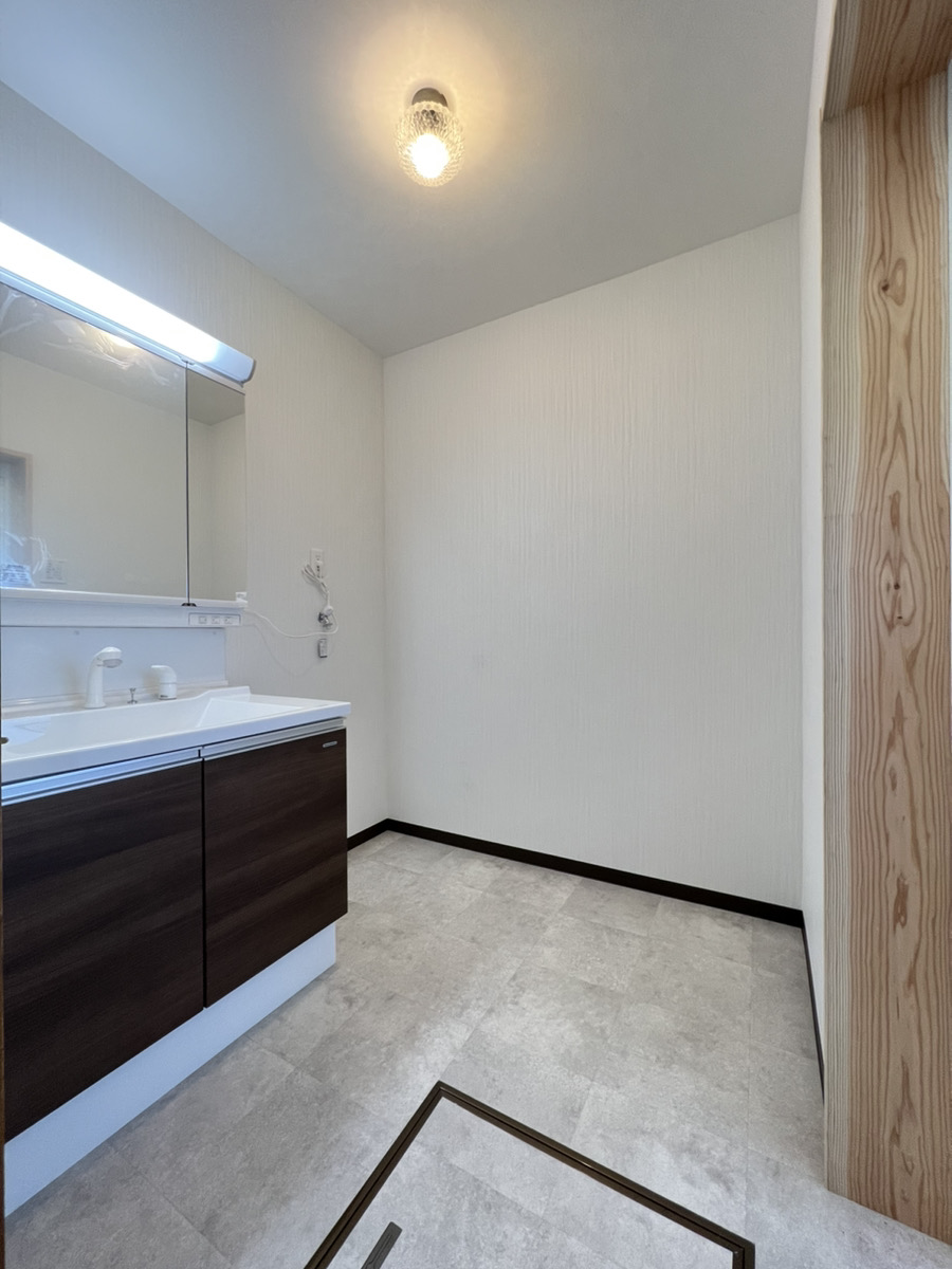 和の趣と機能美を融合した、平屋4LDKリノベーション住宅