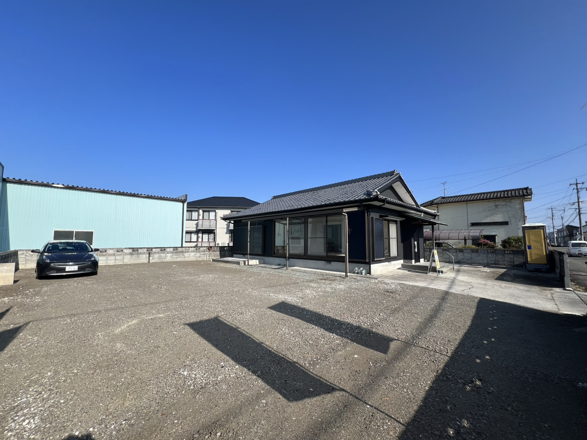 ゆとりと機能美を兼ね備えた、フルリノベーション平屋の住まい