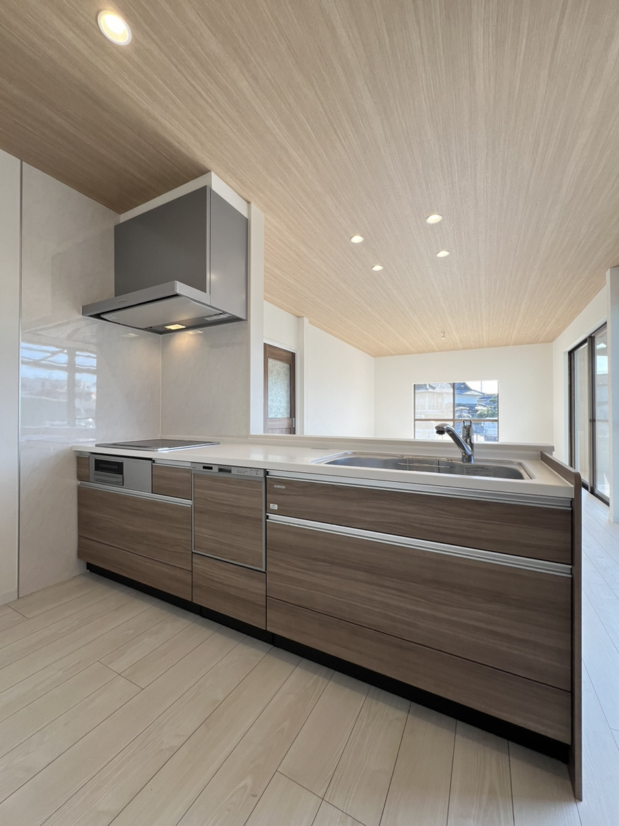 ゆとりと機能美を兼ね備えた、フルリノベーション平屋の住まい