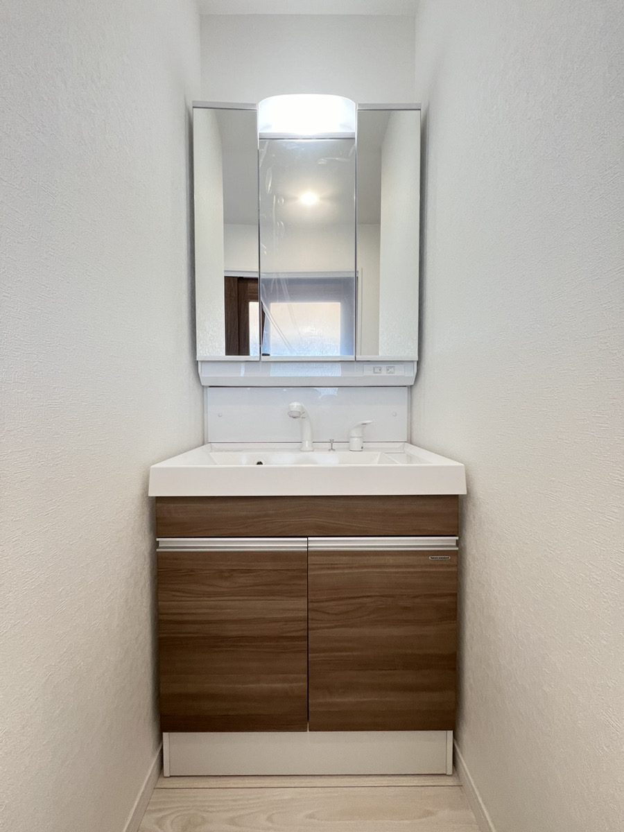 ゆとりと機能美を兼ね備えた、フルリノベーション平屋の住まい