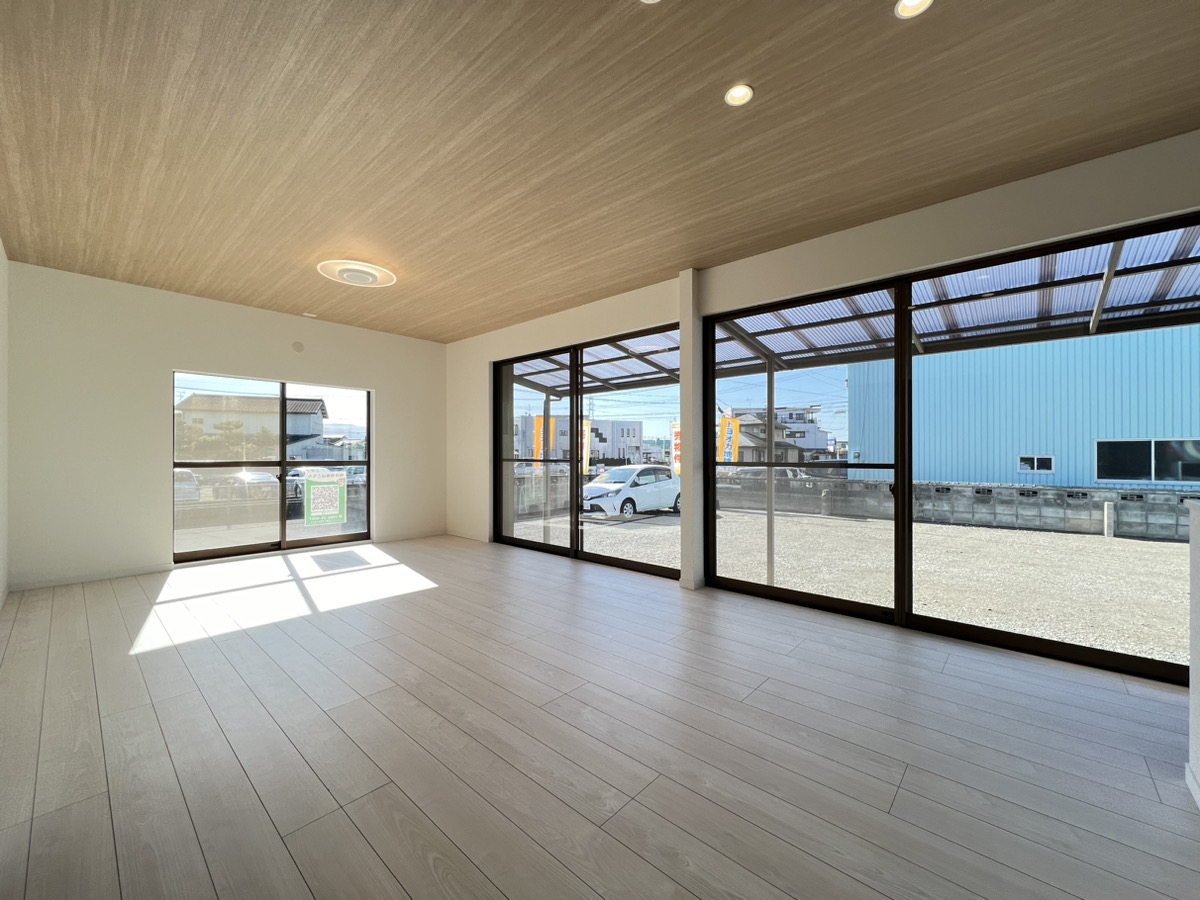 ゆとりと機能美を兼ね備えた、フルリノベーション平屋の住まい