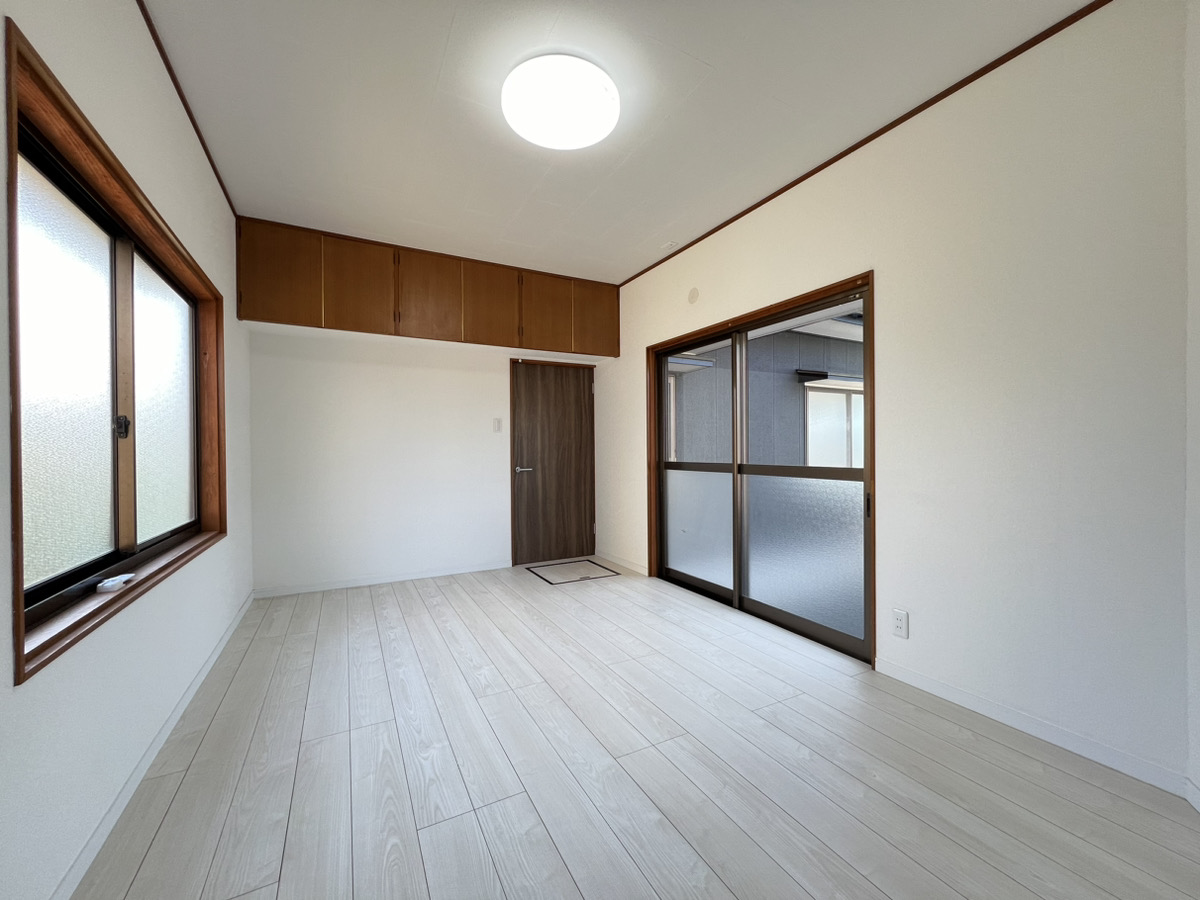 ゆとりと機能美を兼ね備えた、フルリノベーション平屋の住まい